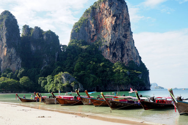 longtail łodzi w railay beach, krabi, Tajlandia - Zdjęcie, obraz