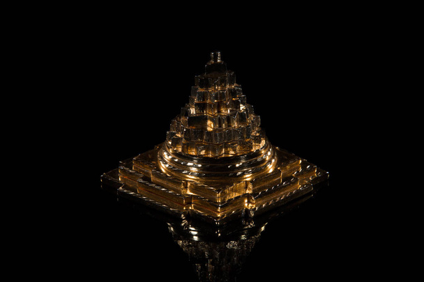 The pyramid meru chakra  - Foto, imagen