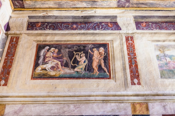 decorazione murale a Palazzo del Te a Mantova
 - Foto, immagini