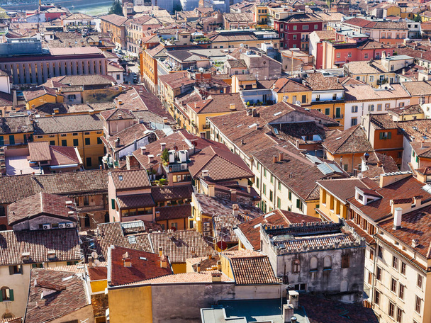 powyżej widok na panoramę miasta Verona - Zdjęcie, obraz