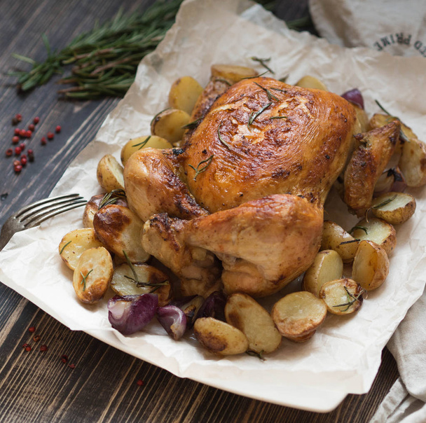 Roast chicken and various vegetables - Photo, Image