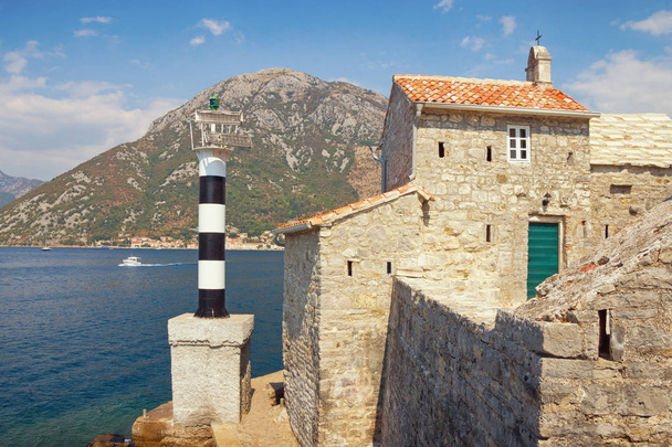 Kirche unserer Engelsdame. Bucht von Kotor, Montenegro - Foto, Bild