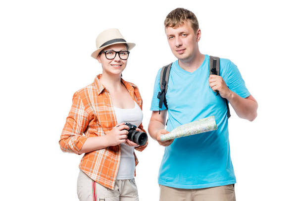 Fotógrafo y turista con una mochila sobre fondo blanco
 - Foto, Imagen