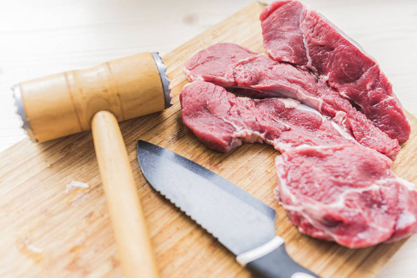 Fresh meat knife and cutting hammer 2 - 写真・画像