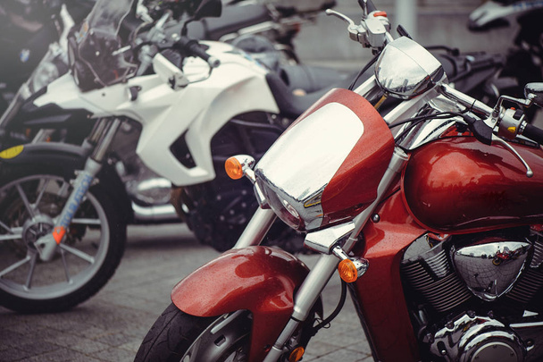 хромированная классическая фара мотоцикла
 - Фото, изображение