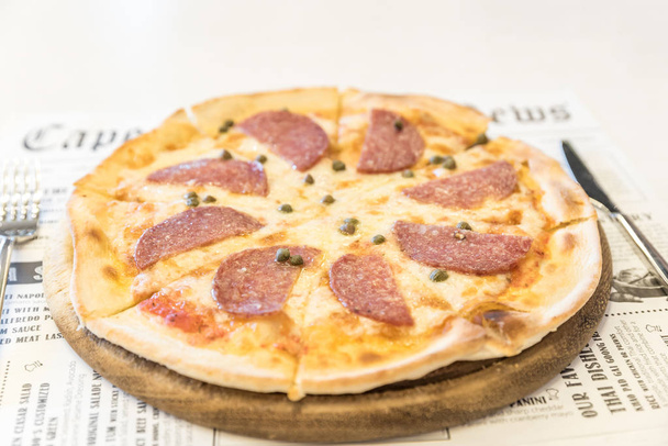 Italian Pepperoni pizza - Фото, зображення