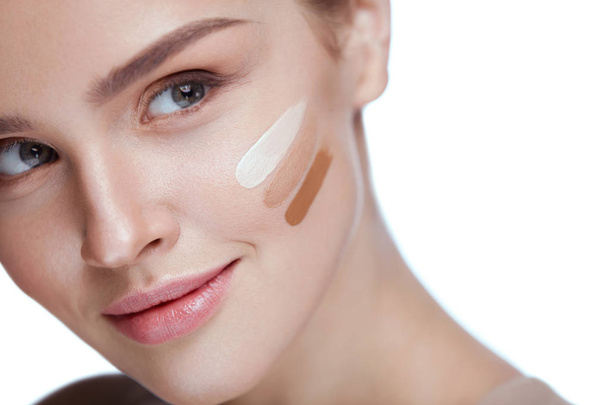 Skin Care. Sexy Girl With Foundation Cream  On Beauty Face - Foto, imagen