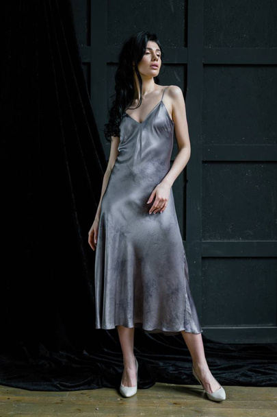 Woman in elegant dress - Fotoğraf, Görsel