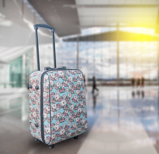 туристичний багаж з аеропортом
 - Фото, зображення