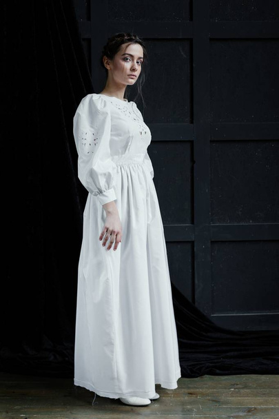 Woman in white vintage dress  - Zdjęcie, obraz