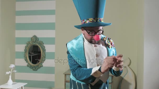 Iluzionista ukazuje trik trik s balónem 4k - Záběry, video