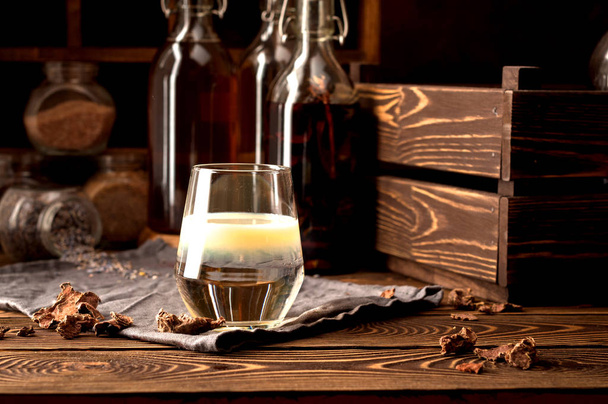 alcohol  propolis  herbs  glass water  - Фото, зображення