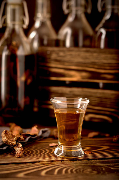 Whiskey hooch moonshine alcohol  herbs   - Foto, Bild