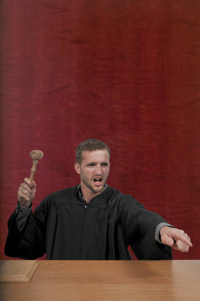 Juiz do Tribunal
 - Foto, Imagem