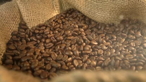 Videos of rotating coffee beans in 4K - Filmmaterial, Video