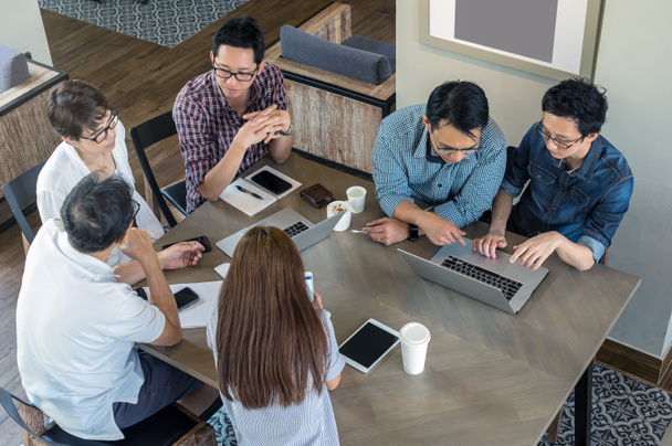 Business people meeting in modern Office - Foto, afbeelding