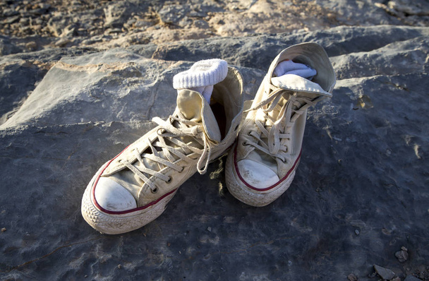 boty na kámen v poušti - Fotografie, Obrázek