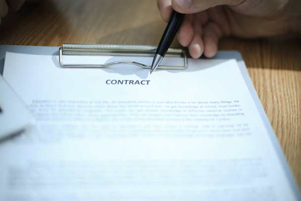 Business man signing a contract - Photo, image