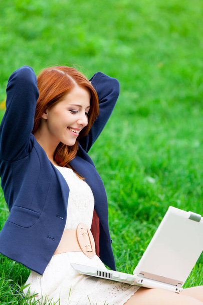 beautiful young woman with laptop - Foto, Imagem