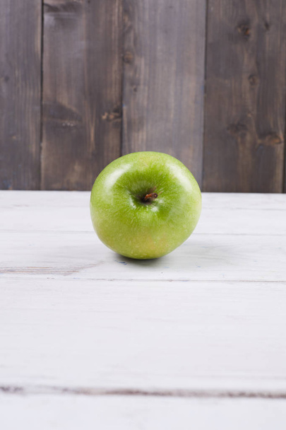 Зелёное яблоко
 - Фото, изображение