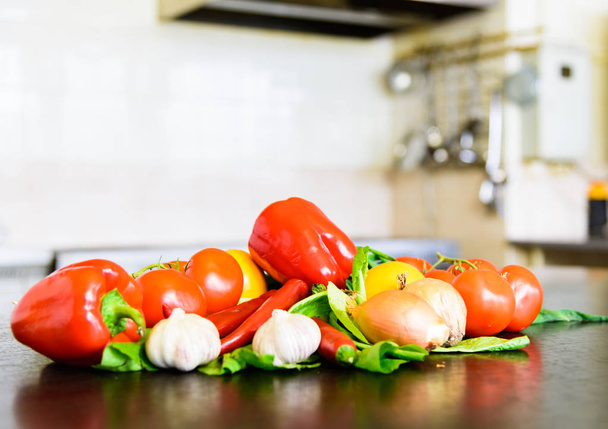 Fresh vegetables on the table - Foto, imagen