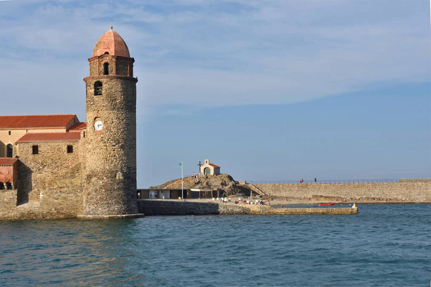  Coastal town of Collioure and Notre Dame des Anges Church , Col - Photo, Image