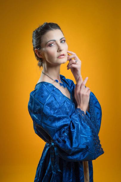 portrait of woman in vintage dress - Foto, Imagem