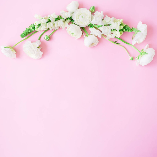 koristelu valkoisia kukkia
 - Valokuva, kuva