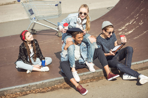 Teenagers group having fun  - Foto, imagen