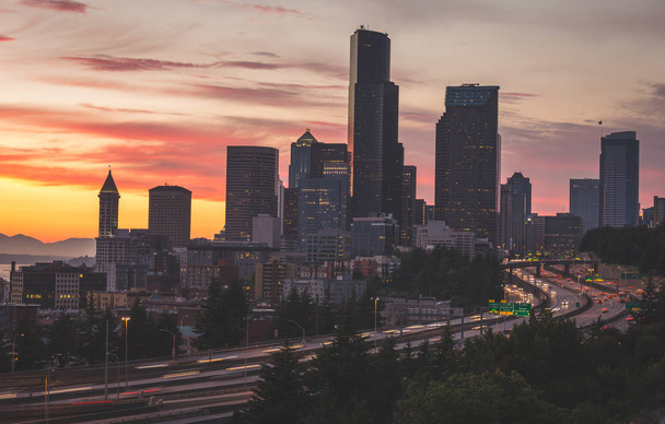 Downtown Seattle naplemente hosszú expozíciós - Fotó, kép
