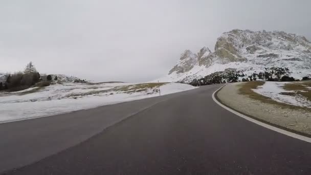 Jazda w górach na pokładzie kamery - Materiał filmowy, wideo