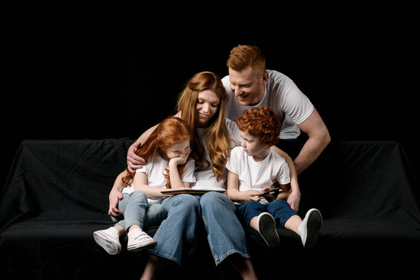 family using tablet  - Fotografie, Obrázek
