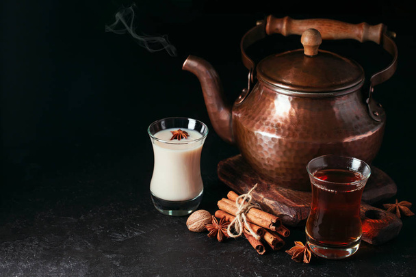 Masala and black tea - Foto, afbeelding