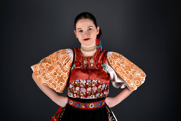 ballerino di folklore slovacco
 - Foto, immagini