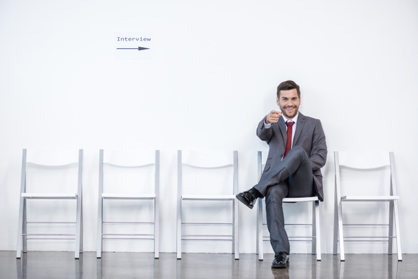 hombres de negocios esperando una entrevista
 - Foto, Imagen