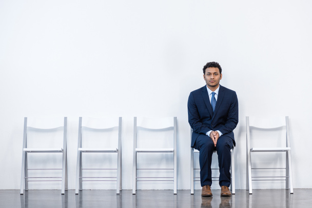 businessman sitting on chair - Foto, immagini