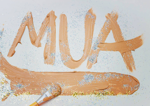 Надпись Макияж со сливками
 - Фото, изображение