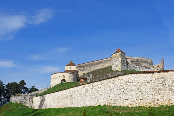 Medieval fortress ,citadel, in Rasnov, Brasov, Transylvania, Rom - Foto, imagen