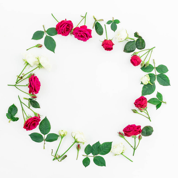  hermosas rosas rojas y blancas  - Foto, imagen