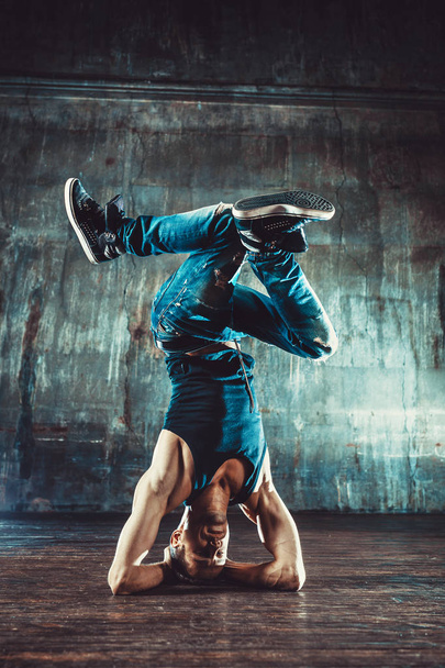 Break dancing man - Fotografie, Obrázek