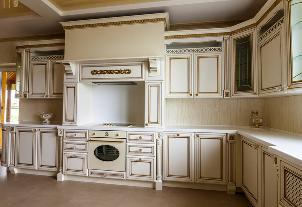 Luxus moderne Einbauküche Innenraum. Küche im Luxus-Eigenheim - Foto, Bild