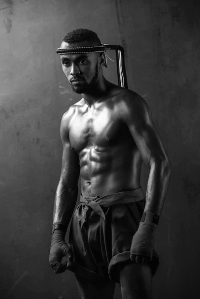 Muay Thai sportoló - Fotó, kép