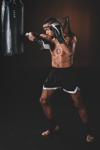 Muay thai boksör  - Fotoğraf, Görsel