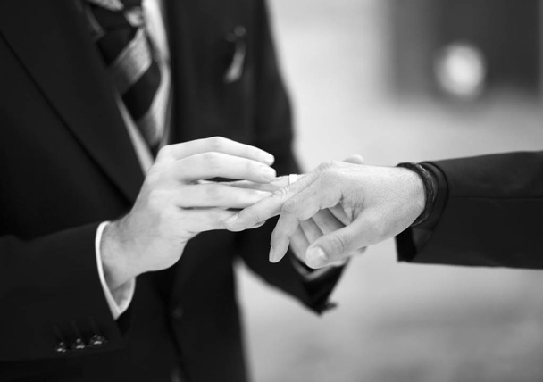 De ceremonie van het huwelijk van de Gay Lgbt - Foto, afbeelding