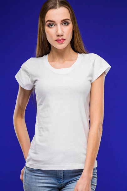 dívka v bílé košili  - Fotografie, Obrázek