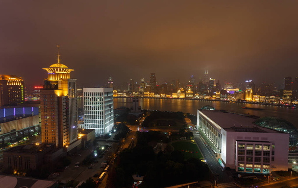現代の都市の夜景は、外灘、上海, - 写真・画像
