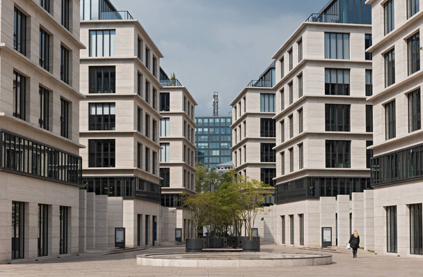 Modern office buildings at the Taunusanlage near the old opera, Frankfurt, Germany - Foto, Imagem
