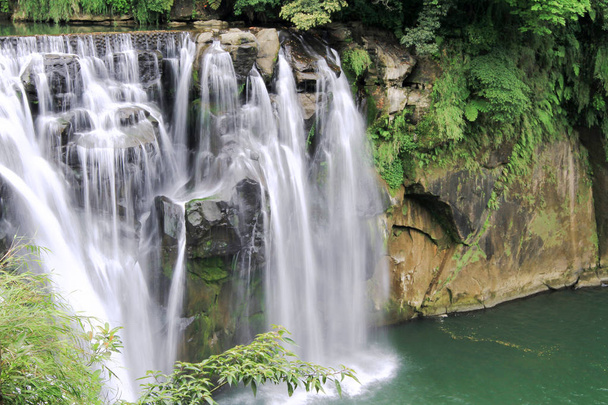 De waterval van de shifen in pingxi, Taipei, Taiwan - Foto, afbeelding