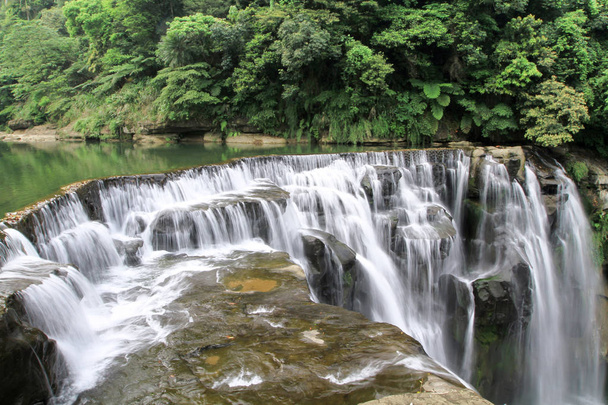 Shifen waterfall in pingxi, Taipei, Taiwan
 - Valokuva, kuva