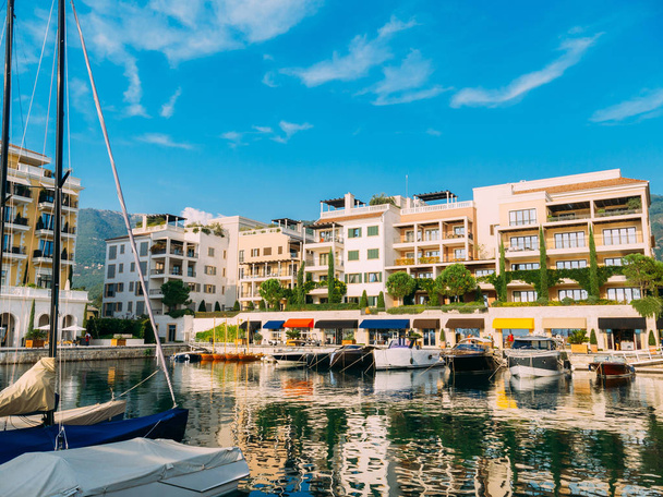Περιοχή Πόρτο Μαυροβούνιο, Elite εξοχικές κατοικίες, βίλες δίπλα στη θάλασσα, Χο - Φωτογραφία, εικόνα